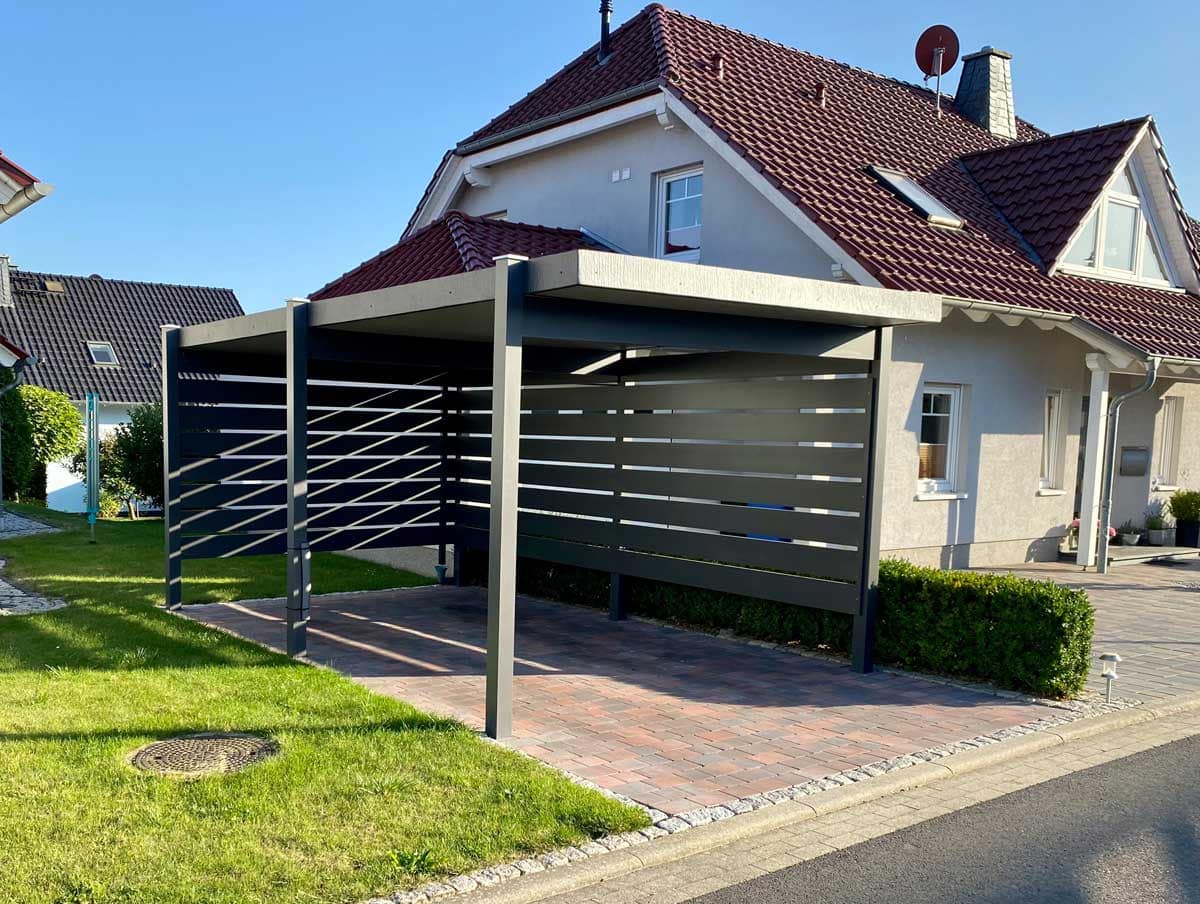 STARTBILD Carport Berlin mit Brettprofil